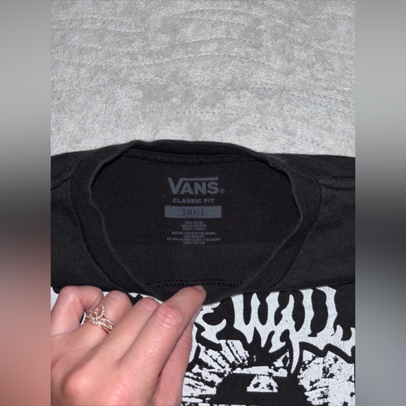 VANS Crop Top - Picture 2 of 3